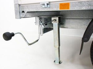 Debon-Dreiseitenkipper-DDK-180×306-26tE-PumpeRampenStutzen03.jpg