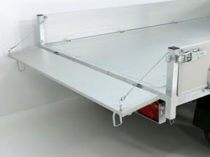 Debon-Dreiseitenkipper-DDK-180×306-26tE-PumpeRampenStutzen05.jpg