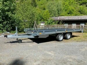 autotransporter-saris-toeffi-01.jpg