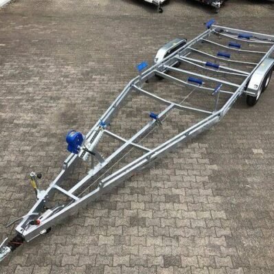 Bootstrailer TPV BA 3500kg mit Seilwinde und verstärktem Rahmen