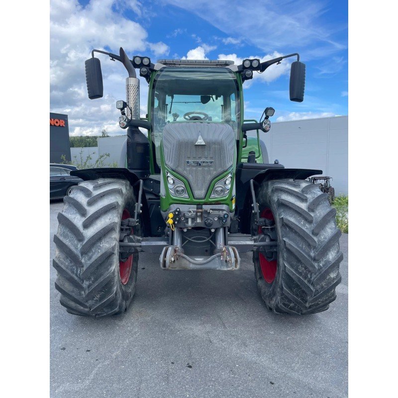 fendt-724-profiplus-9-2.jpg