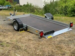 humbaur-absenkanhaenger-autotransport.jpg