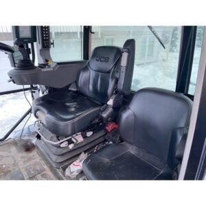 jcb-4220-fastrac-3-3.jpg