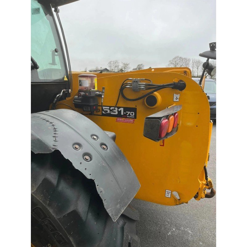 jcb-531-70-5-1.jpg