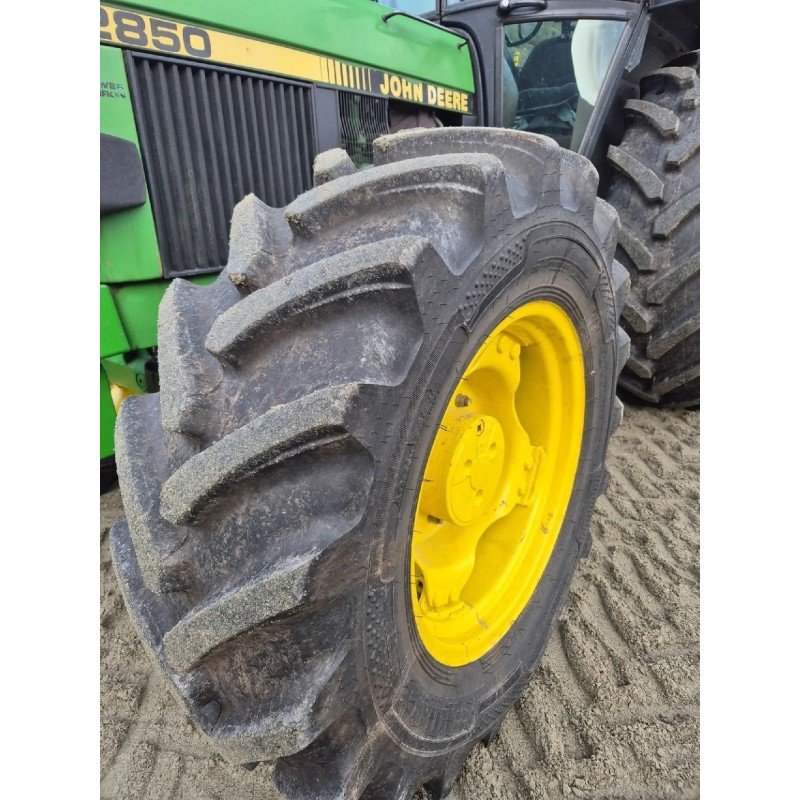 john-deere-2850-4-1.jpg