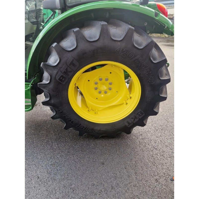 john-deere-5075e-1-1.jpg
