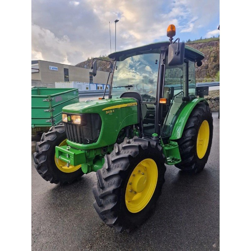 john-deere-5075e-13-1.jpg