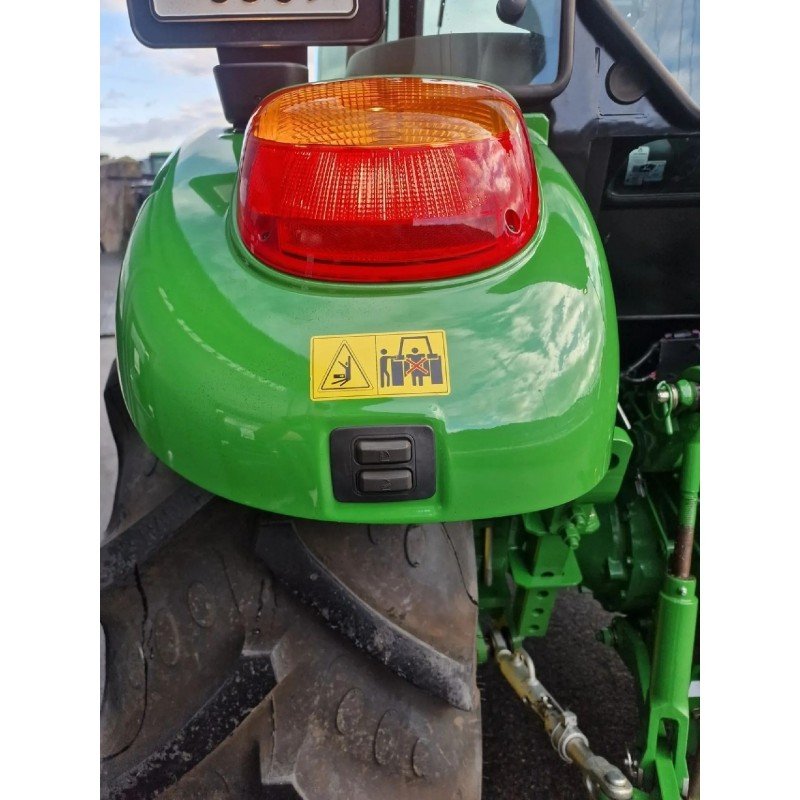 john-deere-5075e-3-1.jpg