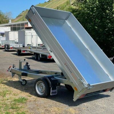 Kipper Saris K1 256 150 1500 Heckkipper mit Handpumpe