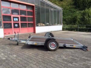 tieflader-mit-hydraulisch-bedienbarer-drehachse.jpg