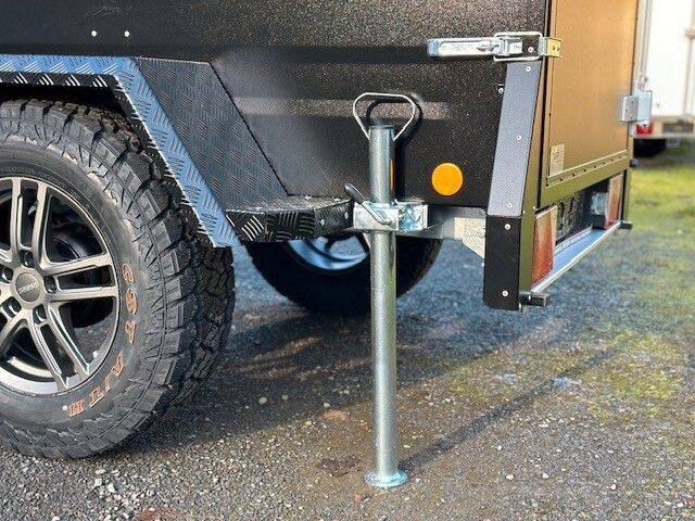 Kofferanhänger TPV KT-EB2 VS Plus Offroad Anhänger - Deckel Schwarz – Bild 10