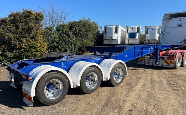 Haulmark Tri/A B-Double 7 m (2000) – Vielseitiger Anhänger für schwere Transporte