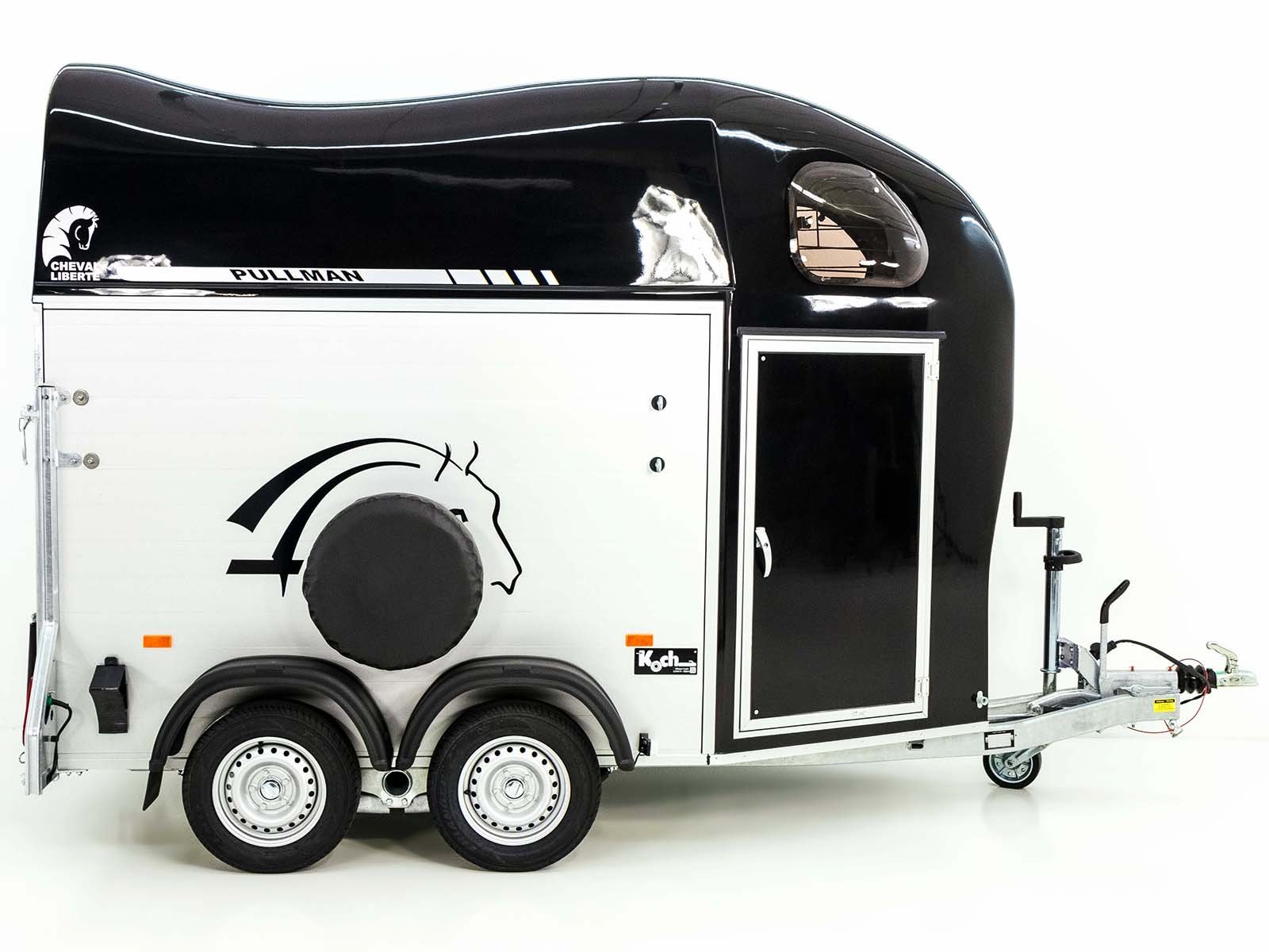 Cheval Liberte Pferdeanhänger GOLD One 1,5er | Pullmann-Fahrwerk | Sattelkammer | schwarz – Bild 16