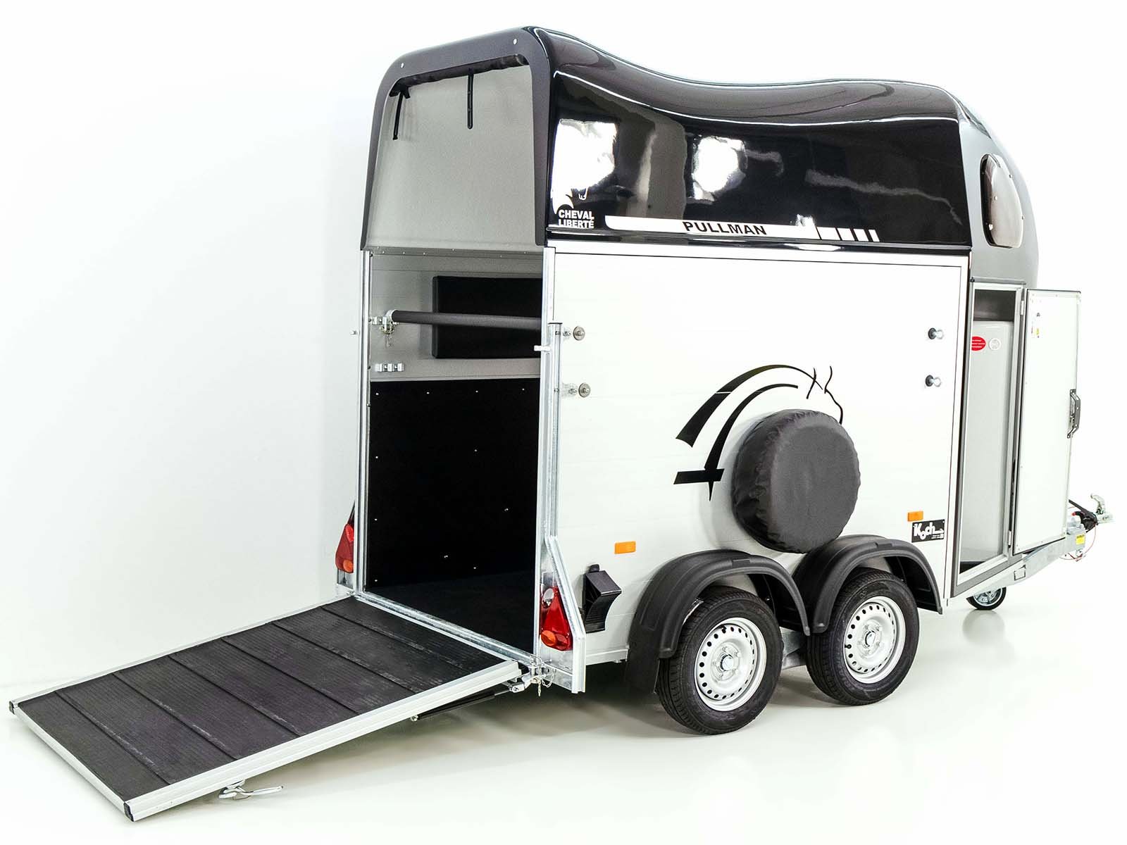 Cheval Liberte Pferdeanhänger GOLD One 1,5er | Pullmann-Fahrwerk | Sattelkammer | schwarz – Bild 12