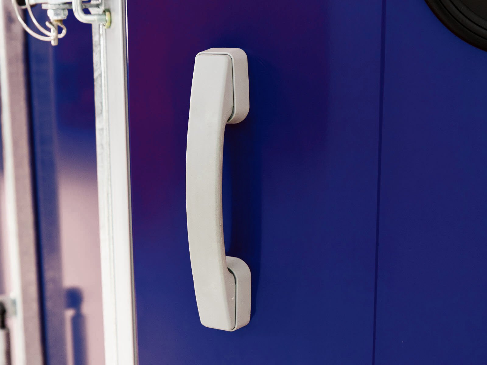 Ifor Williams Pferdeanhänger HB511|Blau|Frontausstieg – Bild 6
