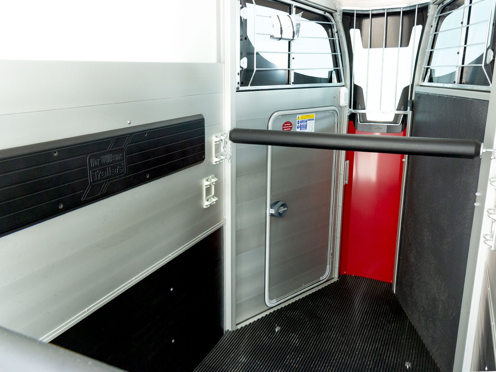 Ifor Williams Pferdeanhänger HBX 403 | Frontausstieg | neues Modell | Rot – Bild 8