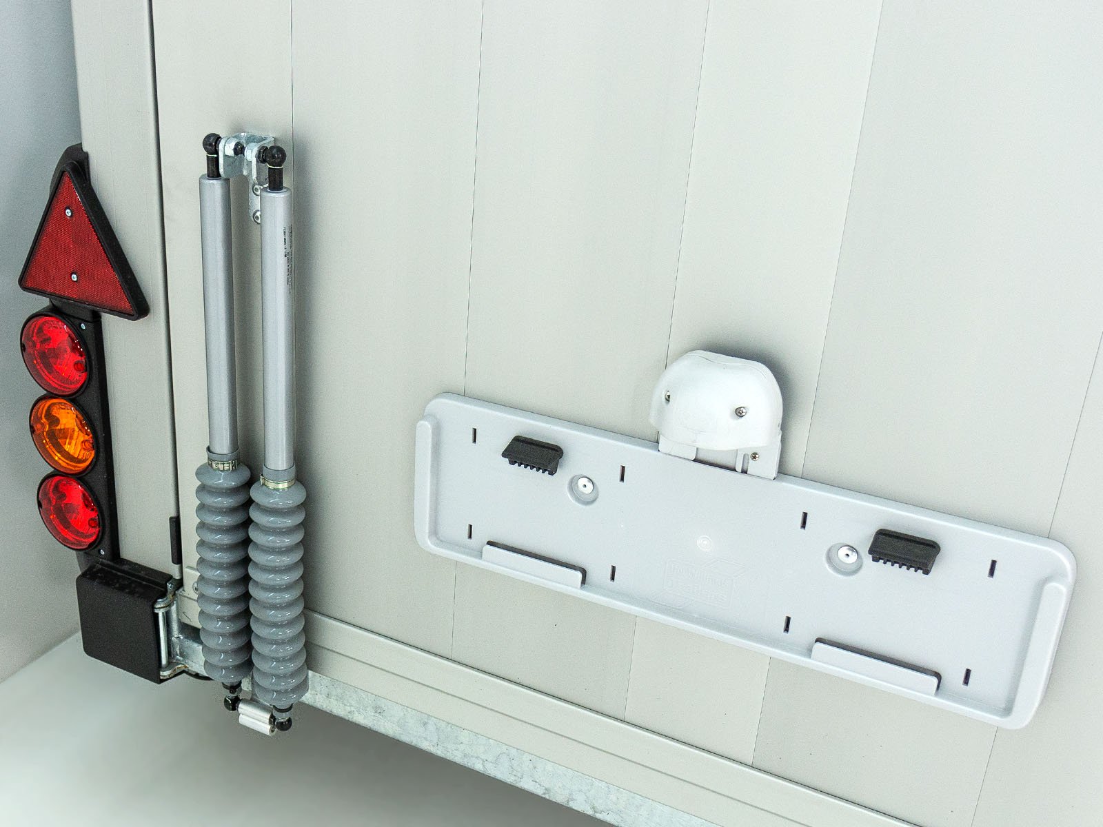 Ifor Williams Pferdeanhänger HBX 403 | Frontausstieg | neues Modell | Rot – Bild 15