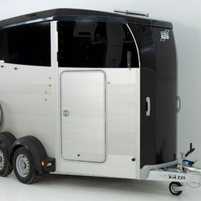 Ifor Williams Pferdeanhänger HBX 506 | Sattelkammer | Neues Modell | Schwarz