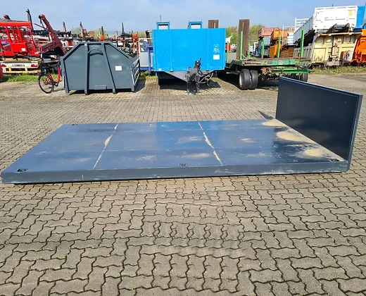 Urbane Plattform auf Rädern (4 m) – Mobil und robust – Bild 6