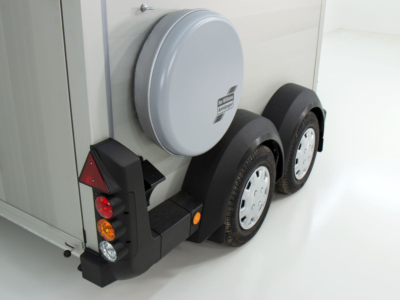 Ifor Williams Pferdeanhänger HBX 511 | Sattelkammer | Neues Modell | Rot – Bild 4