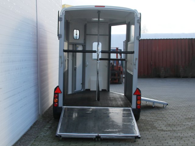 Ifor Williams Pferdeanhänger HB506|Frontausstieg|rot – Bild 7