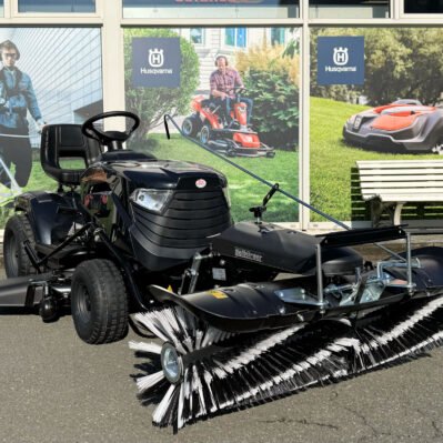 Black Edition Rasentraktor Pro 228/108 Twin HS inkl. TK520 Kehrmaschine