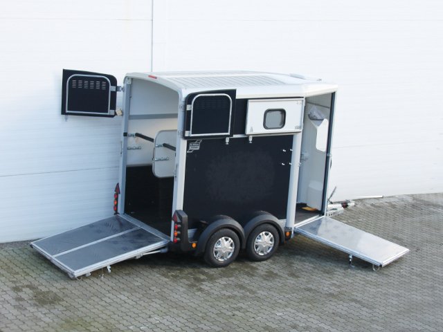 Ifor Williams Pferdeanhänger HB506|Frontausstieg|Klappenkombi|schwarz – Bild 3