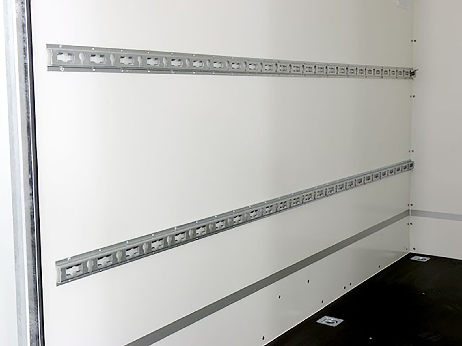 Blyss Kofferanhänger 146x304cm Höhe: 180cm 1,3t | Rampe – Bild 8