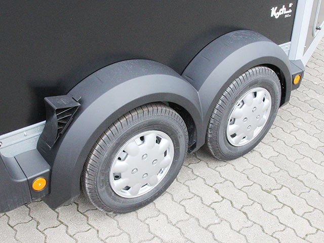 Ifor Williams Pferdeanhänger HB506|Sattelkammer|schwarz – Bild 11