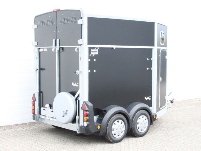 Ifor Williams Pferdeanhänger HB506|Sattelkammer|schwarz – Bild 3