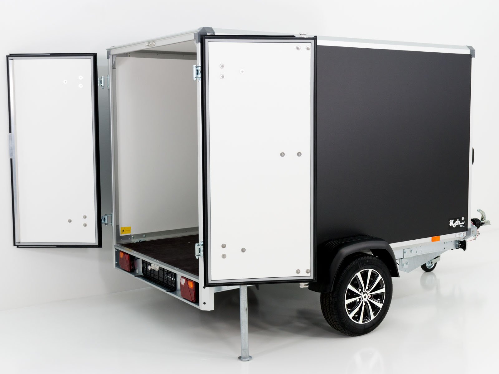 Variant Kofferanhänger Black Edition 148x258cm Höhe: 157cm 1,35t – Bild 4