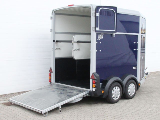 Ifor Williams Pferdeanhänger HB506|Sattelkammer|blau – Bild 4