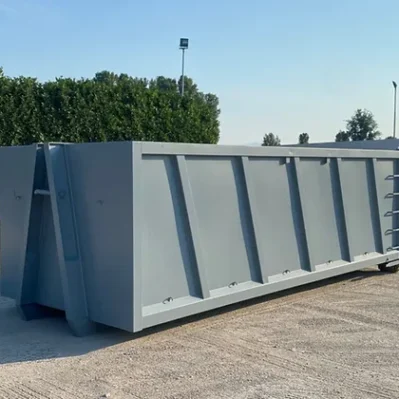 Roll-Off-Container mit hinterer Klappe – Vielseitig und robust