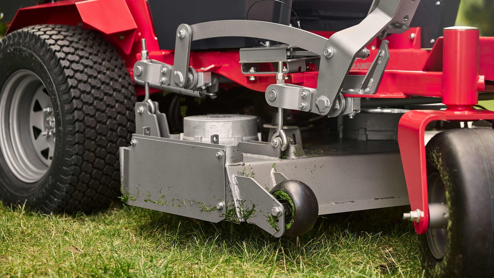 Cramer-82ZT132-Zeroturn_05.jpg