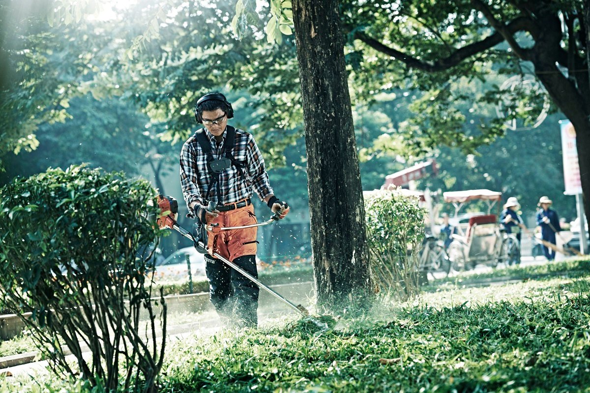Husqvarna_535RX_Action.jpg