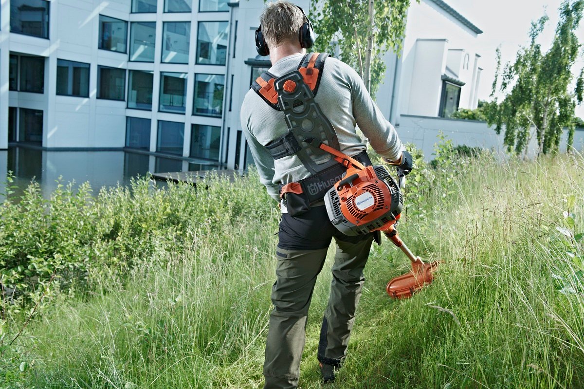 Husqvarna_545RX_Action.jpg