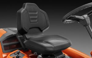 Husqvarna_R214_TC_9705691-01_04.jpg
