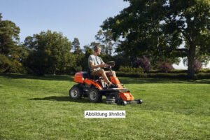 Husqvarna_R214_TC_9705691-01_Action.jpg