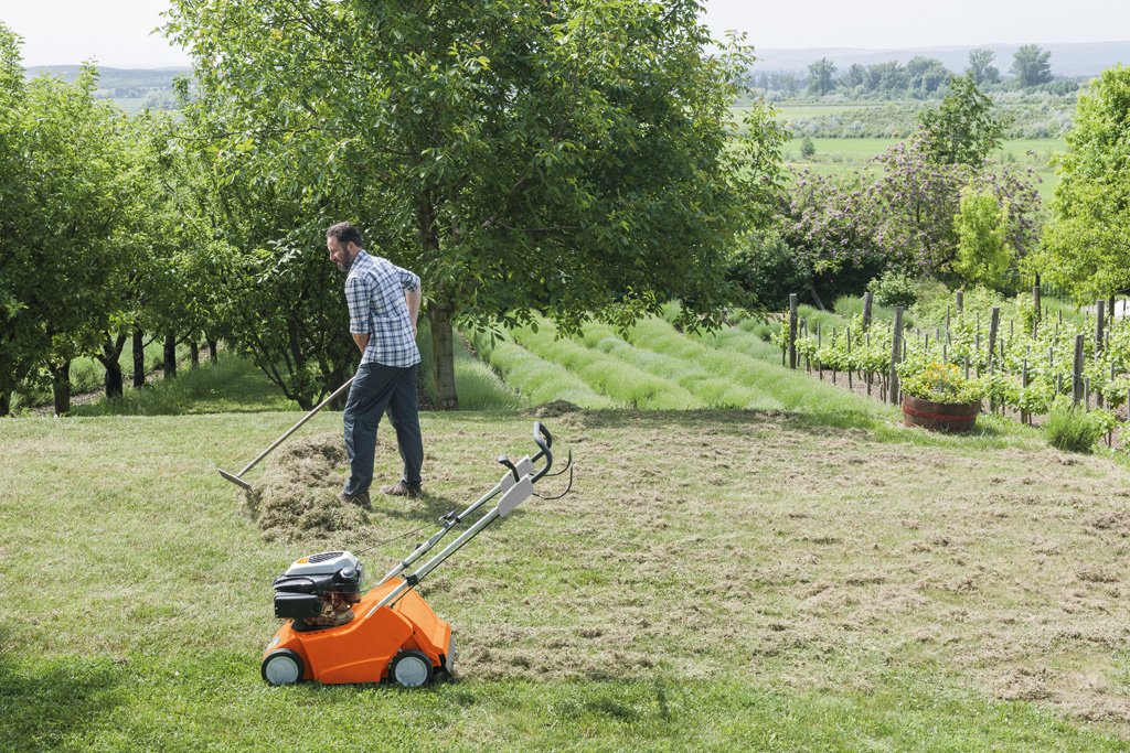 Stihl-Vertikutierer-Rasenl-fter-Benzin-RL-540_03.jpg