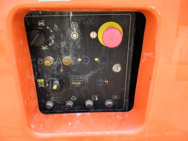 jlg-003-1687873859.jpg