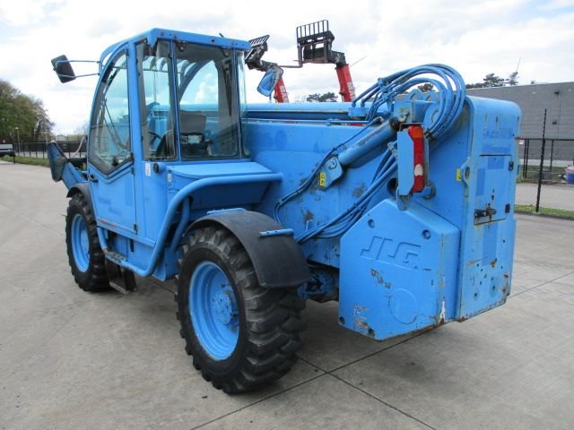 jlg-011-1682430492.jpg