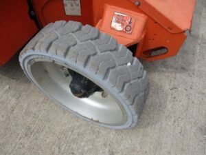 jlg-013-1688023406.jpg
