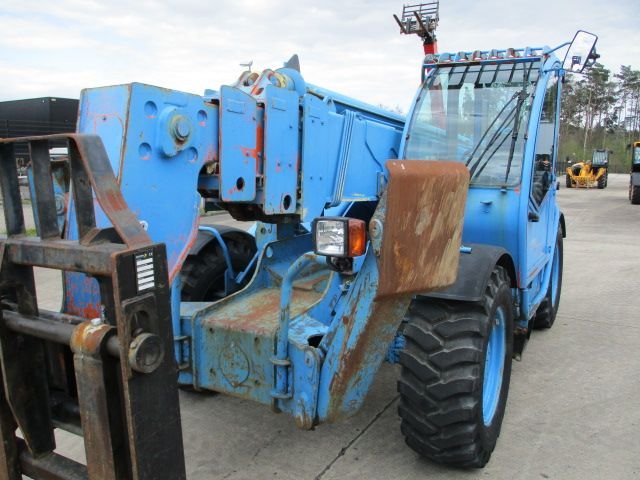 jlg-014-1682430492.jpg
