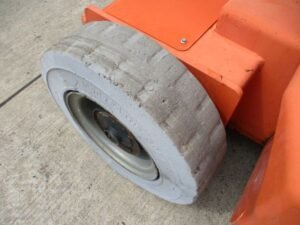 jlg-014-1688023406.jpg