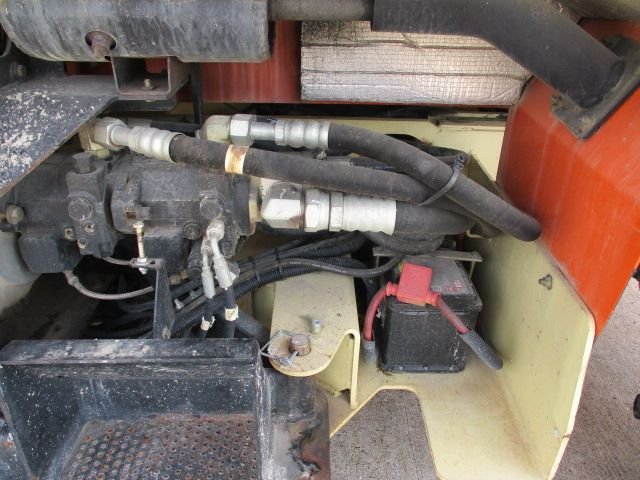 jlg-015-1687873860.jpg