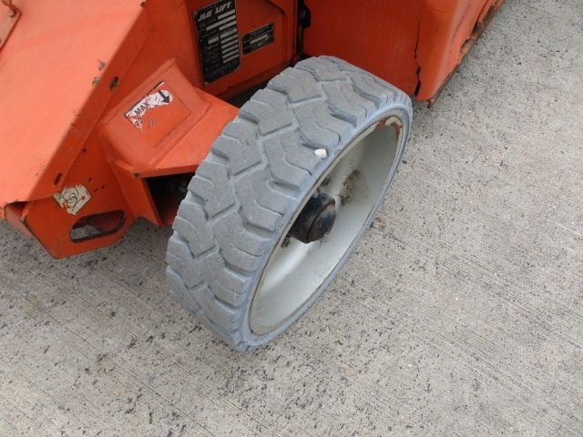 jlg-015-1688023406.jpg