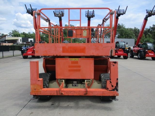 jlg-019-1687873860.jpg
