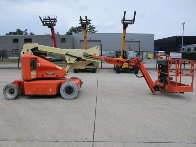 jlg-020-1688023406.jpg