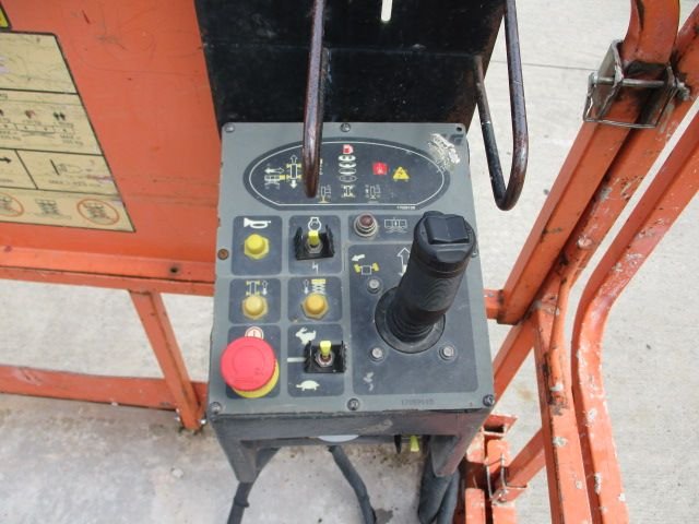 jlg-022-1687873861.jpg