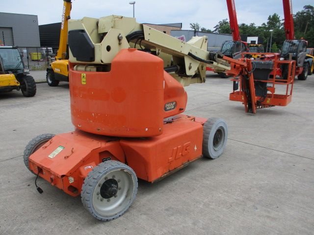 jlg-022-1688023406.jpg